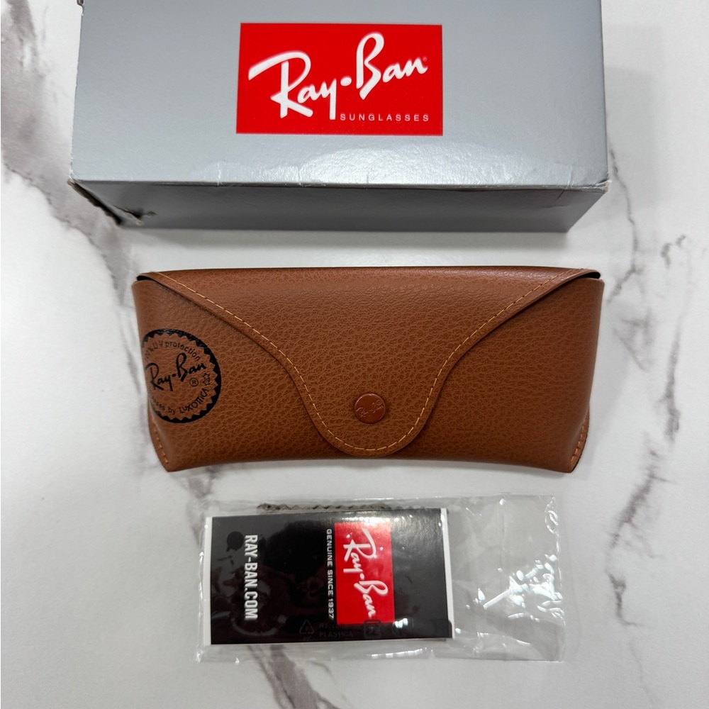 NEW Ray-Ban Wayfarer Unisex Sunglasses - Picture 9 of 10